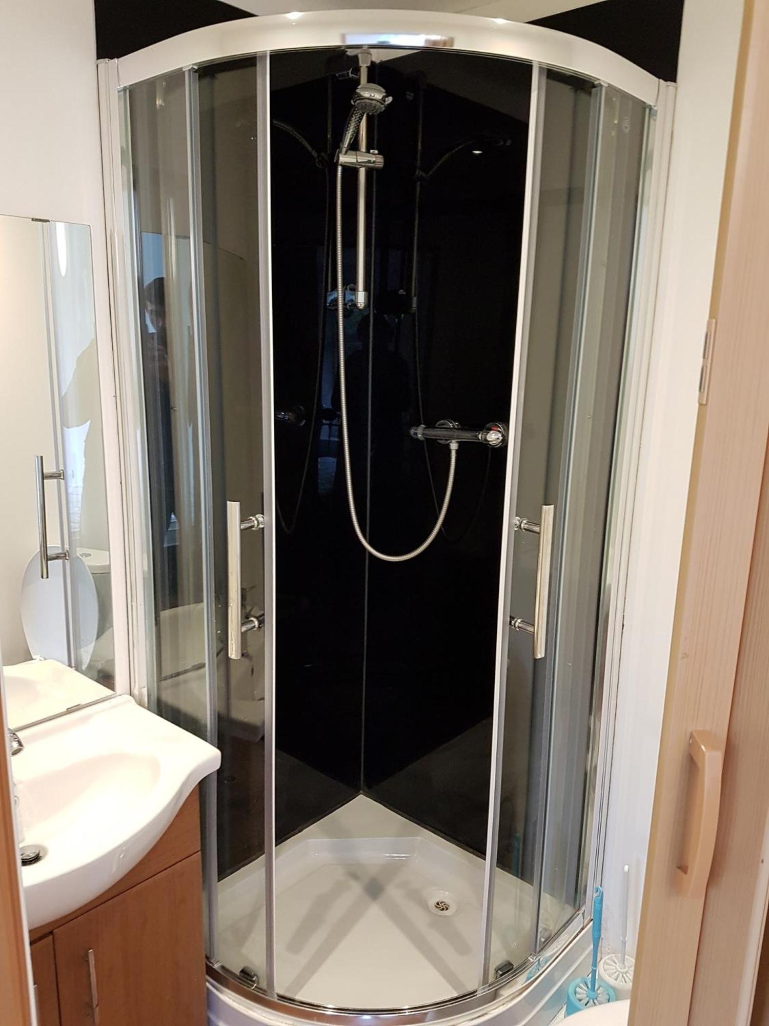 Luton, Lu3 Double Ensuite Room ルートン エクステリア 写真
